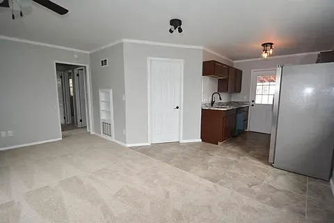 E Circle Dr, Mason — Photo 3