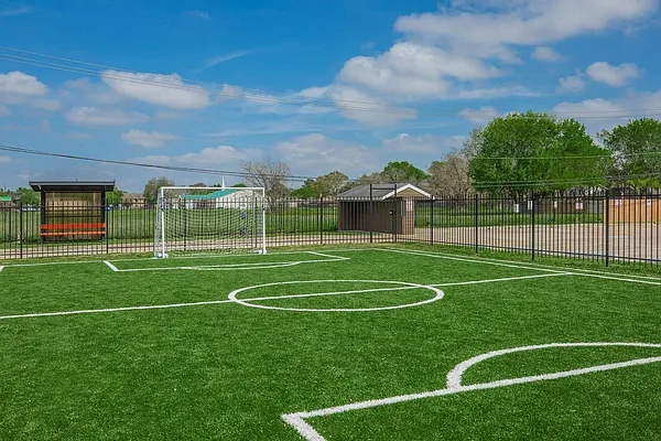 The Park on Burke Apartments — Photo 18