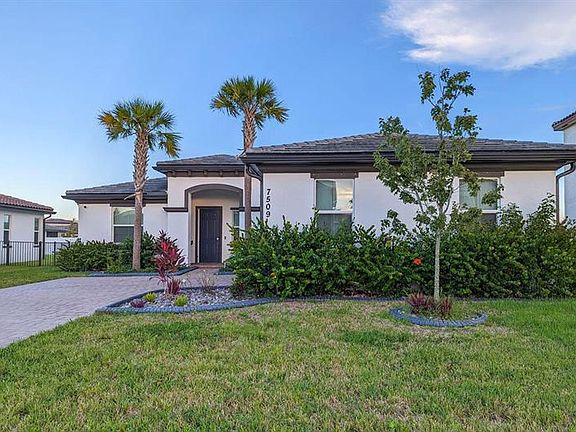 3rd image of 7509 NW Farnsworth Cir