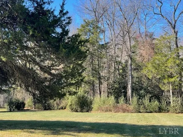 2201 Mimosa Dr, Lynchburg, VA 24503