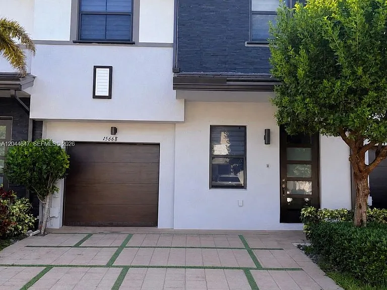 15668 NW 91st Ct — Photo 8
