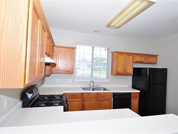5th image of 2812 Southampton Way APT A