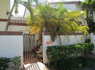 339 Ives Dairy Rd #C339-1, Miami, FL 33179