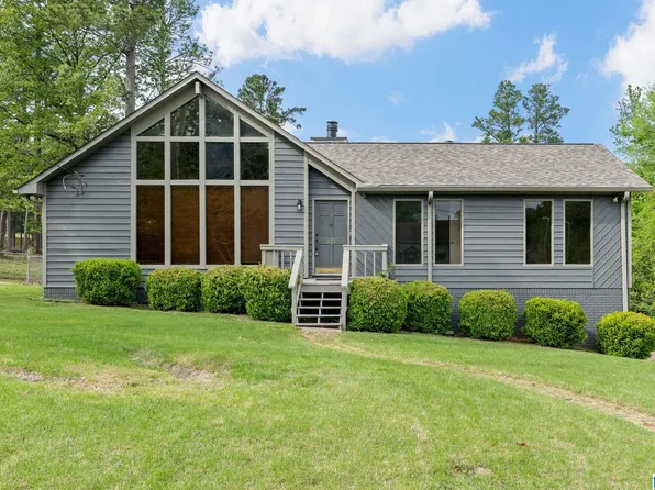 221 Crestside Cir, Bessemer, AL 35022