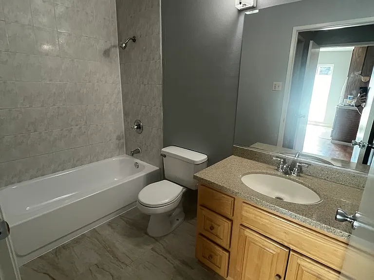 2205 Daly St #G — Photo 6