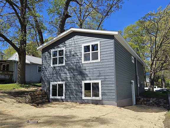 2nd image of 411 Poplar Street