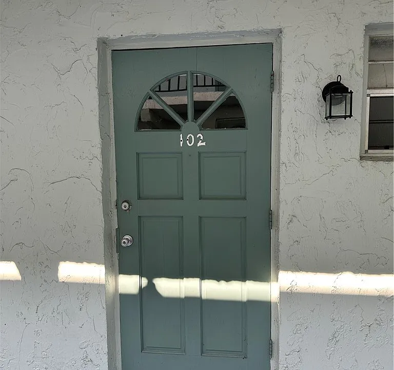 102 Golf Villas Ct NW