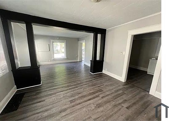 4th image of 1118 Van Buren St #1