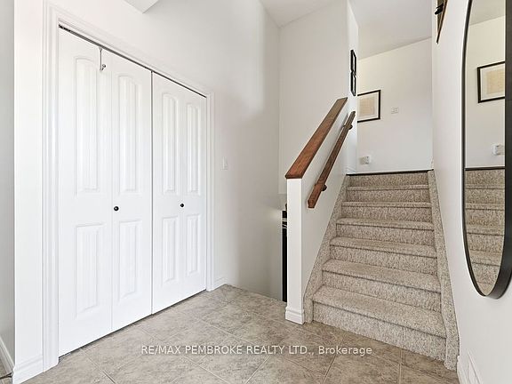 4th image of 35 Winfield St