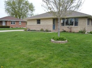 9593 Monticello Dr, Dubuque, IA 52003