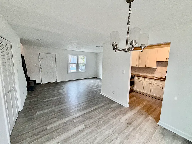 2082 Lenoa Ln — Photo 21