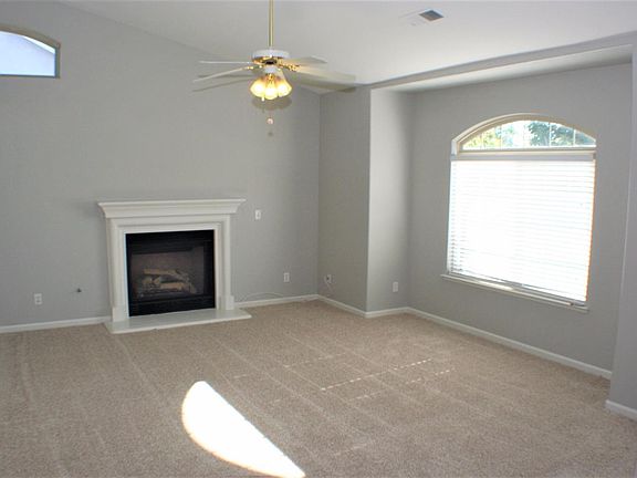 3rd image of 7658 N Paula Ave
