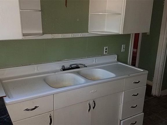 2nd image of 246 Olive St