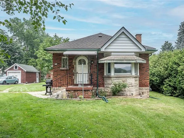 90 Osler Dr, Hamilton, ON L9H 4B5