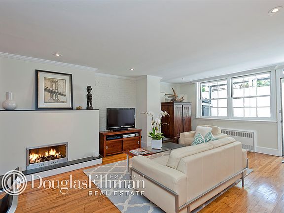4th image of 108 Pierrepont St APT 10