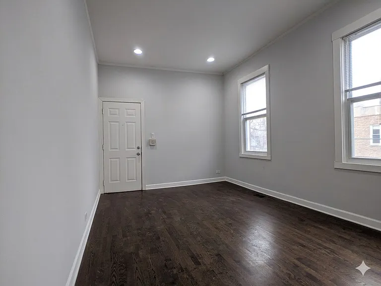 2257 W Hirsch St #1W — Photo 3