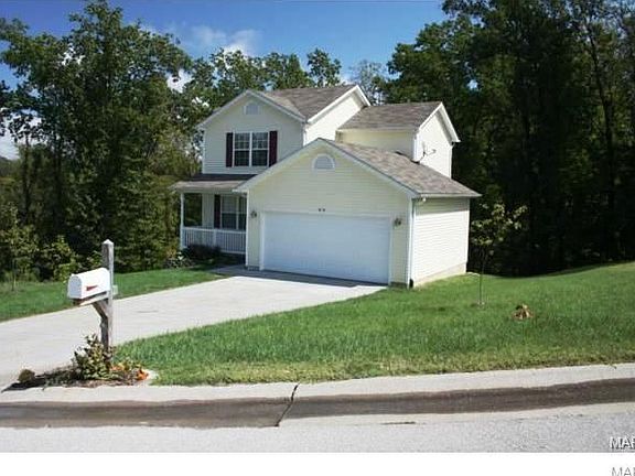 3rd image of 810 Olivia Ct