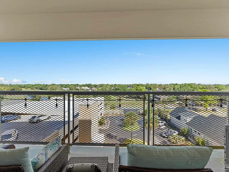 825 Bayshore Dr #605 — Photo 2