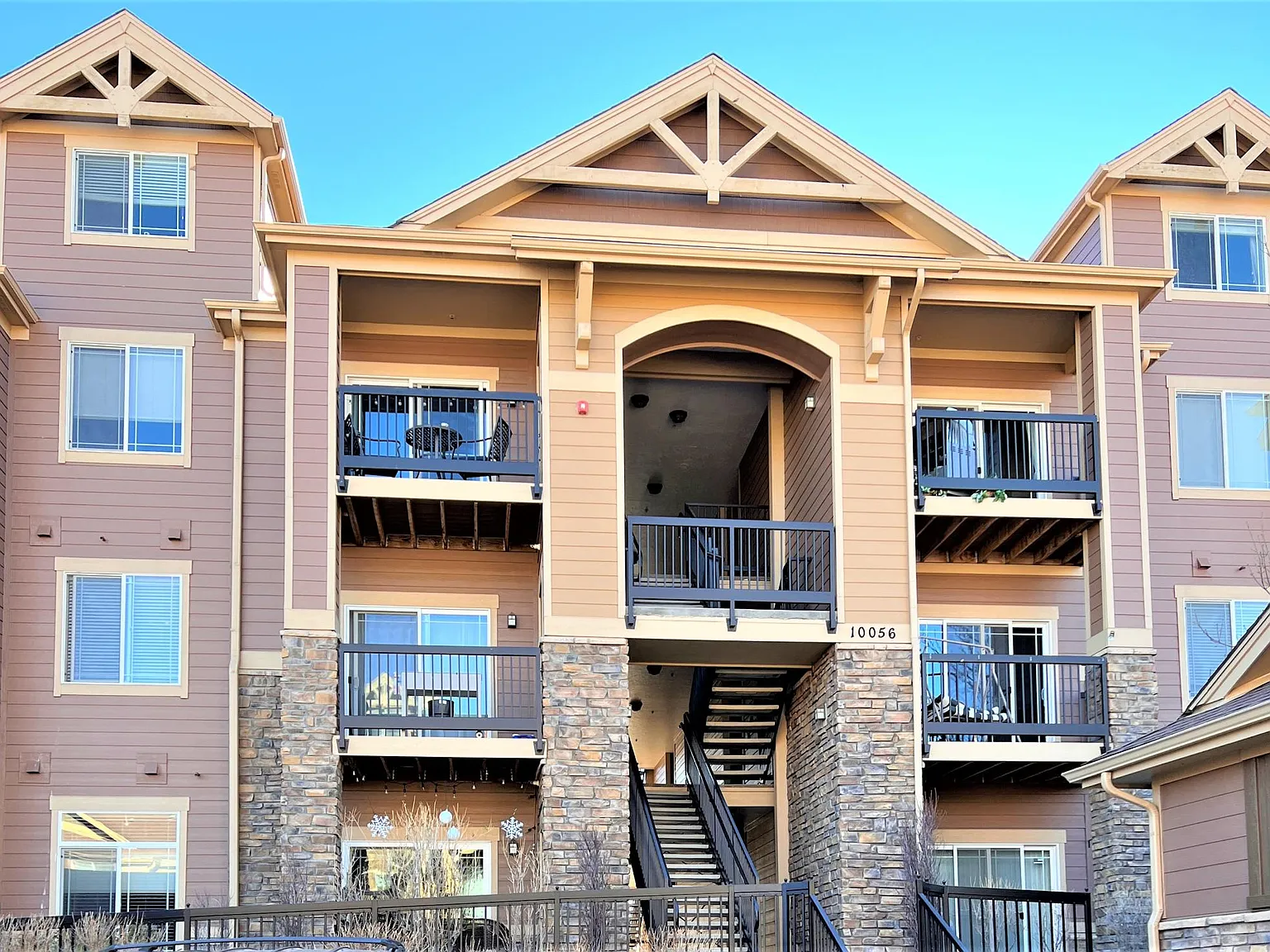2 bed, 1019 sqft, $2,000 — Photo 2