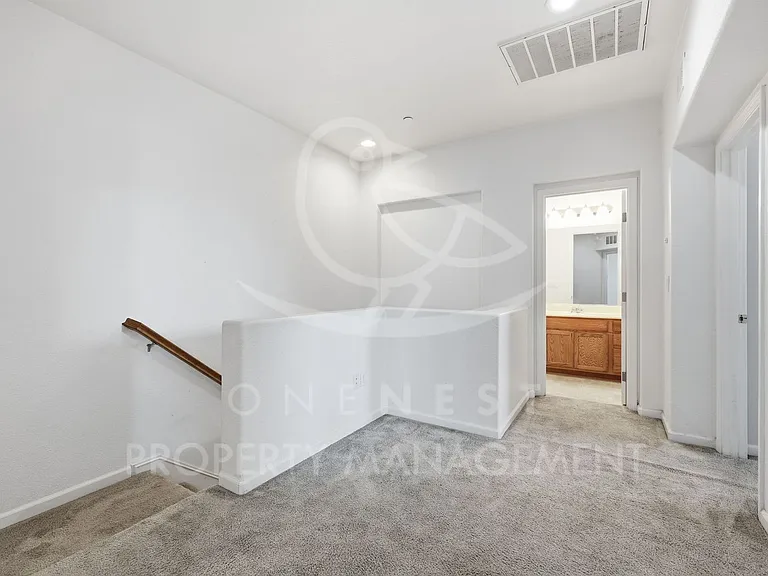 1070 Sierra View Cir #3 — Photo 16