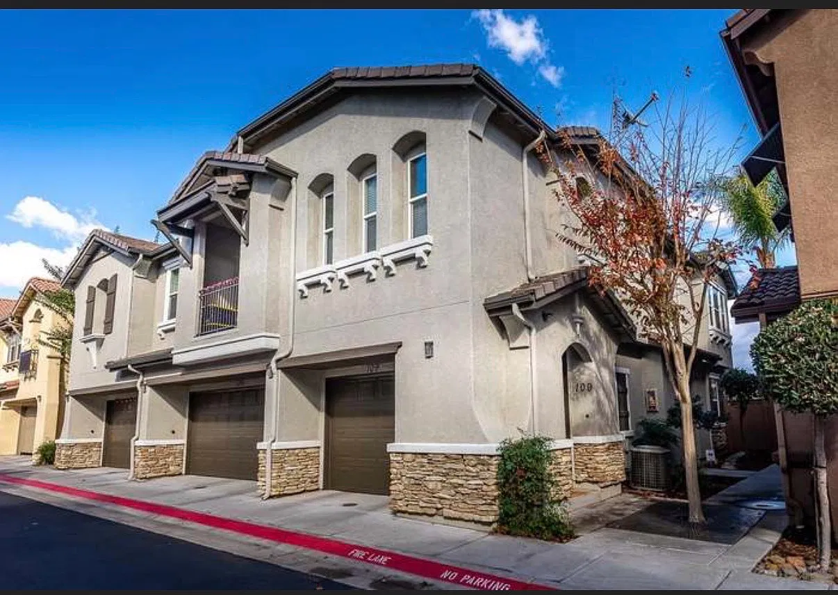 3 bed, $3,700 — Photo 1