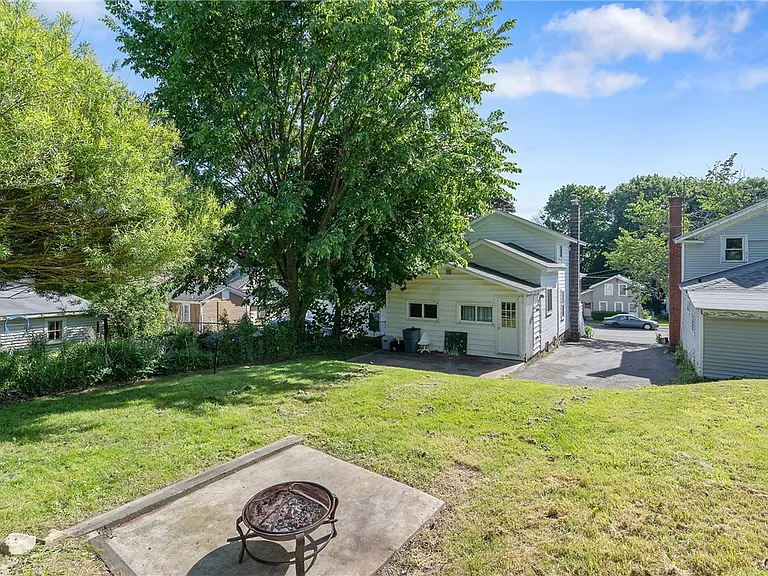 39 John St — Photo 21