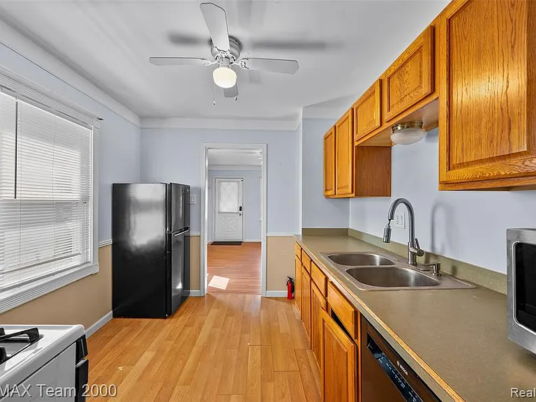 34080 Harroun St — Photo 19