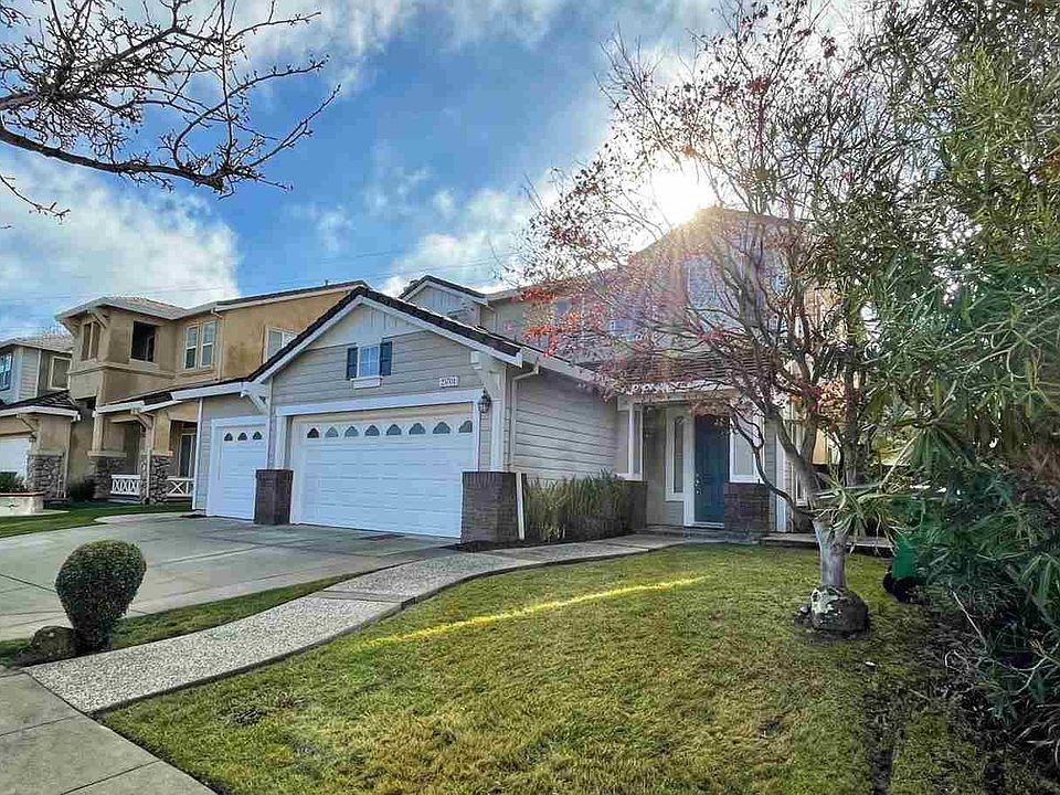 1st image of 25701 Crestfield Dr