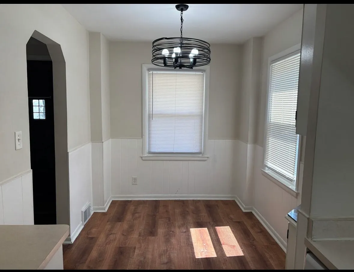 3 bed, 1042 sqft, $1,700 — Photo 3