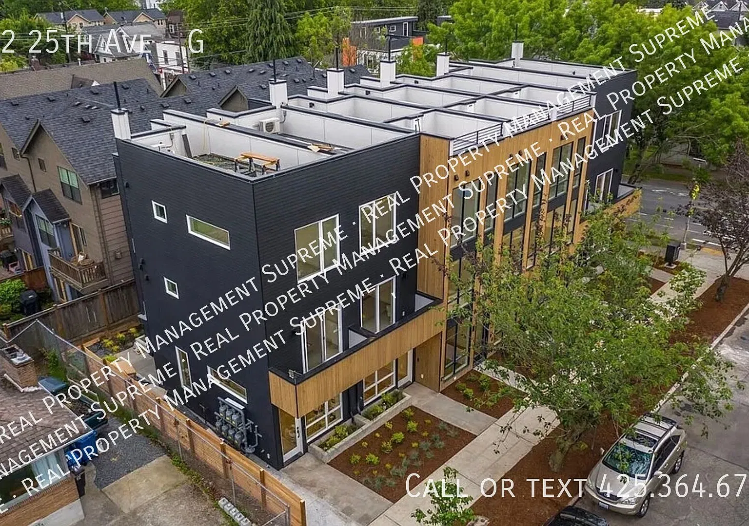 Modern Central District 2BR/2BA Townhome — Photo 2