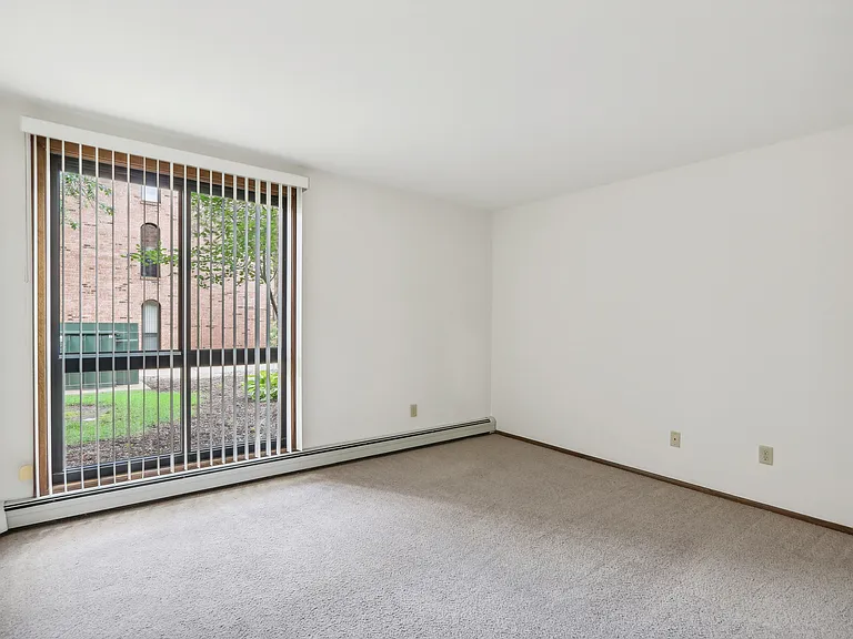Serafino Square Luxury Apartments — Photo 8