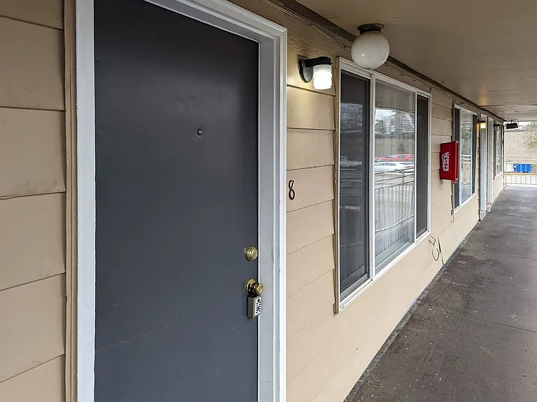2855 Front 2865 St NE — Photo 23