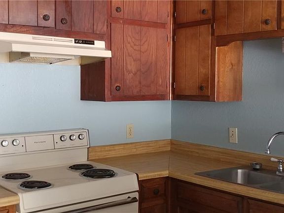 3rd image of 1016 Lynn St APT B