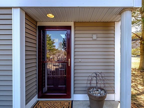 4th image of 38 Glenridge Drive #38