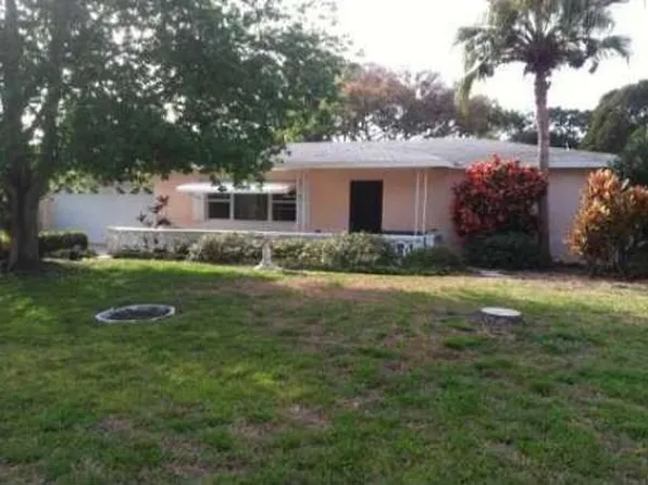 10838 Navajo Dr, Saint Petersburg, FL 33708