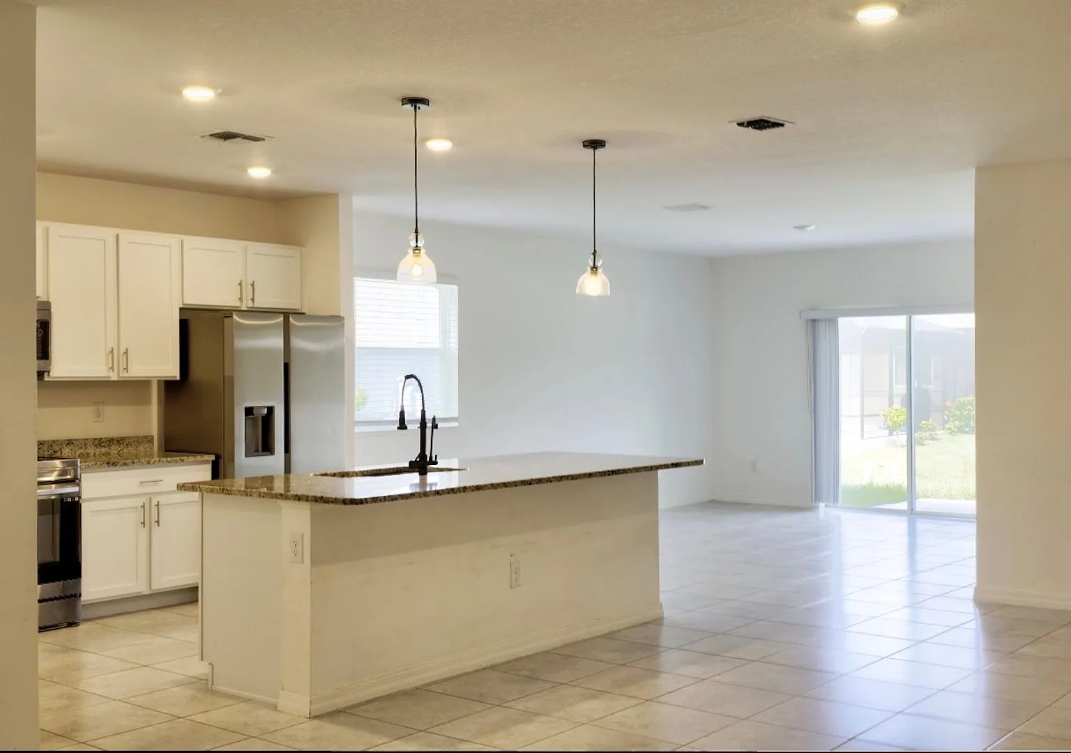 Beautiful 4-Bedroom, 2-Bath Home in Vero Lake Estates A True Gem! — Photo 2