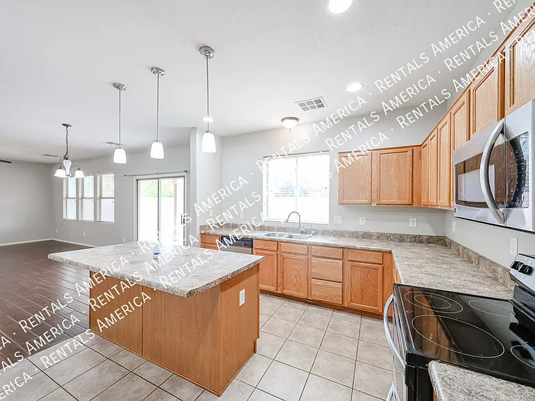 4563 E Oxford Ln — Photo 16