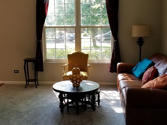 New Carpet/Painted Living Rm