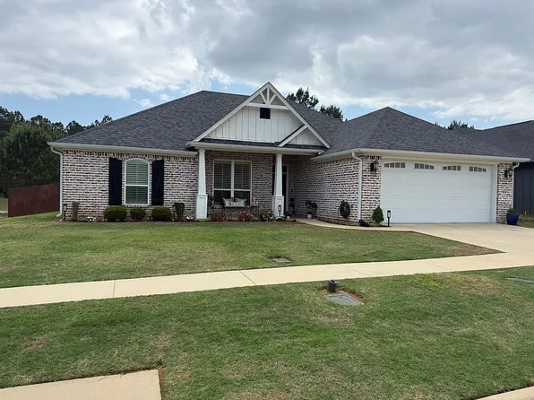 2800 Peregrine Trl, Longview, TX 75605