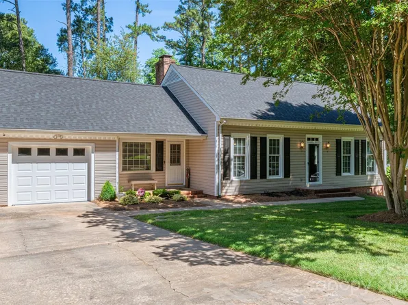 2350 Londonderry Dr, Gastonia, NC 28056