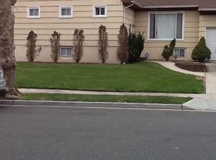 40 Crestwood Ln, Valley Stream, NY 11581