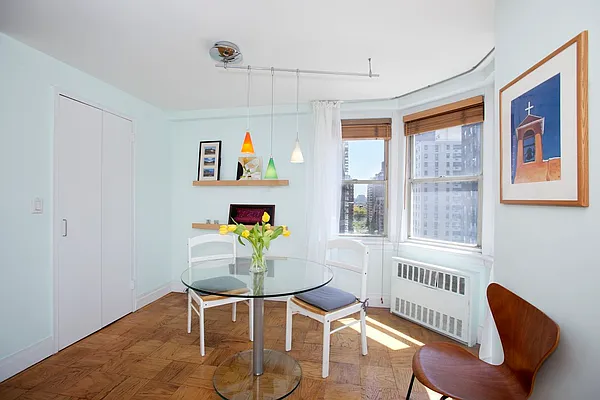 Sold by Manhattan Living | media 3