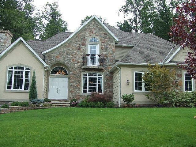 Located in Beautiful Concord Township OH 44077