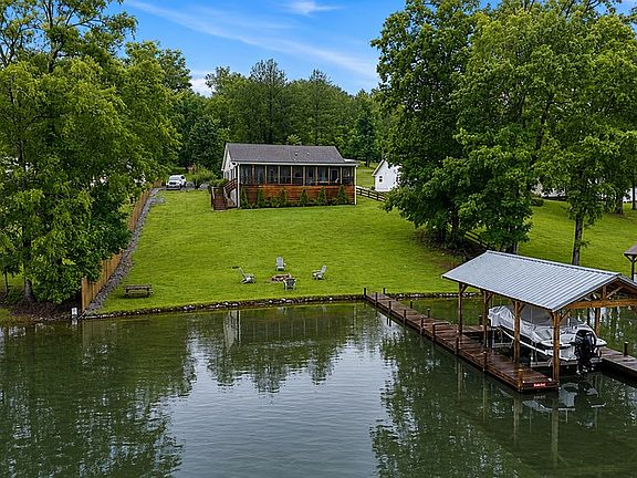 3rd image of 350 Harbor Crest Dr
