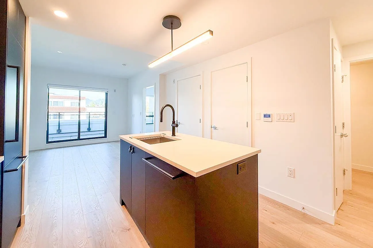 1 bed, 574 sqft, $2,600 — Photo 4