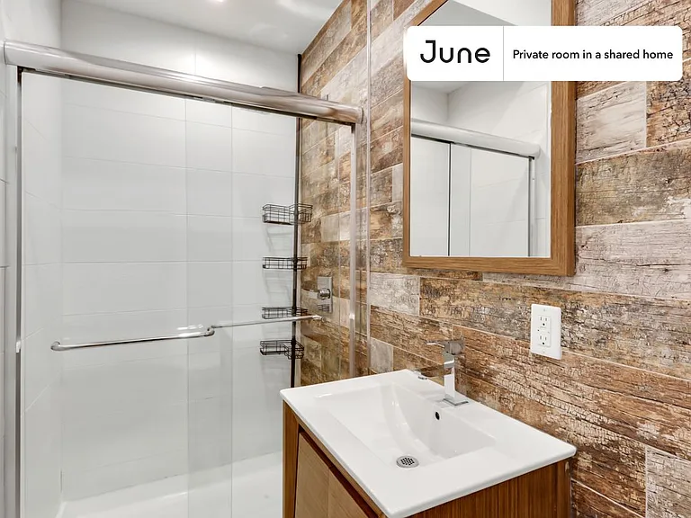 1226 Bedford Ave #E — Photo 18