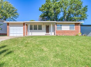 1149 Country Club Rd, Saint Charles, MO 63303