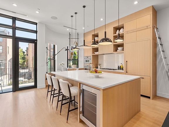 4th image of 189 W Brookline St #Penthouse