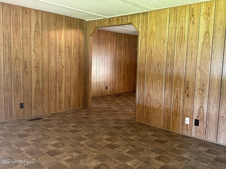 1213 Lake Shore Dr — Photo 6