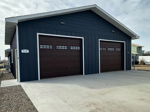 519 Codgers Cove Rd, Pierre, SD 57501